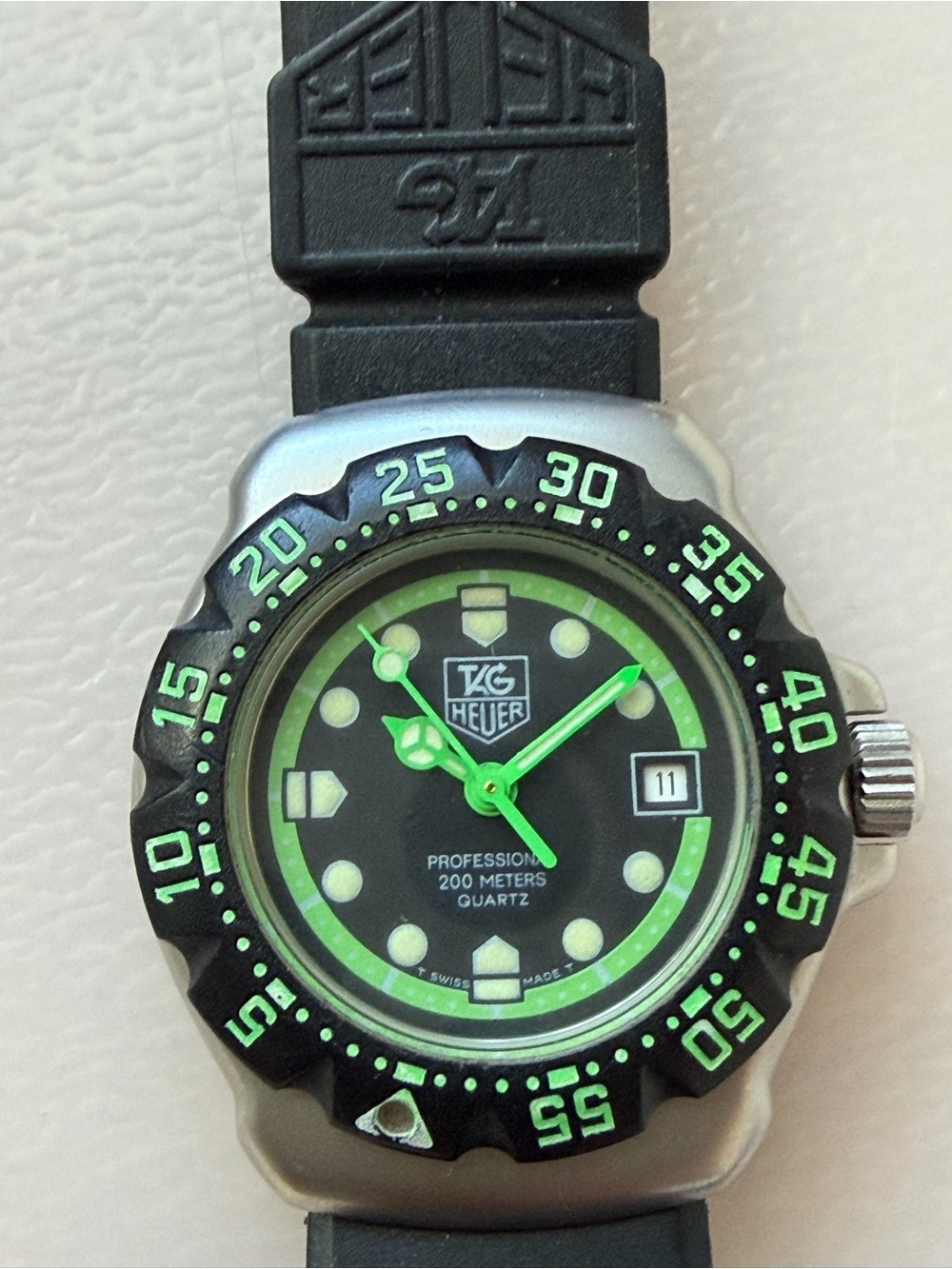 TAG Heuer Professional 200M Quartz Formula 1 375.508
